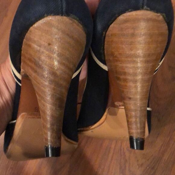 Mochino vintage Navy and beige heels size 7 1/2 open toe￼ - Picture 5 of 9